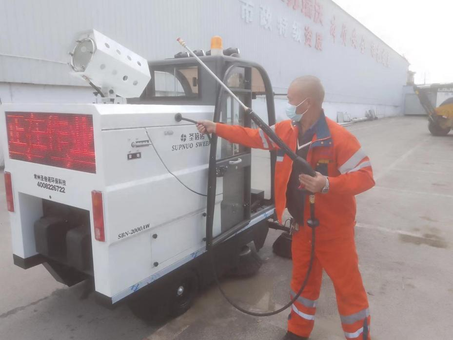 丽江龙马快速清扫车